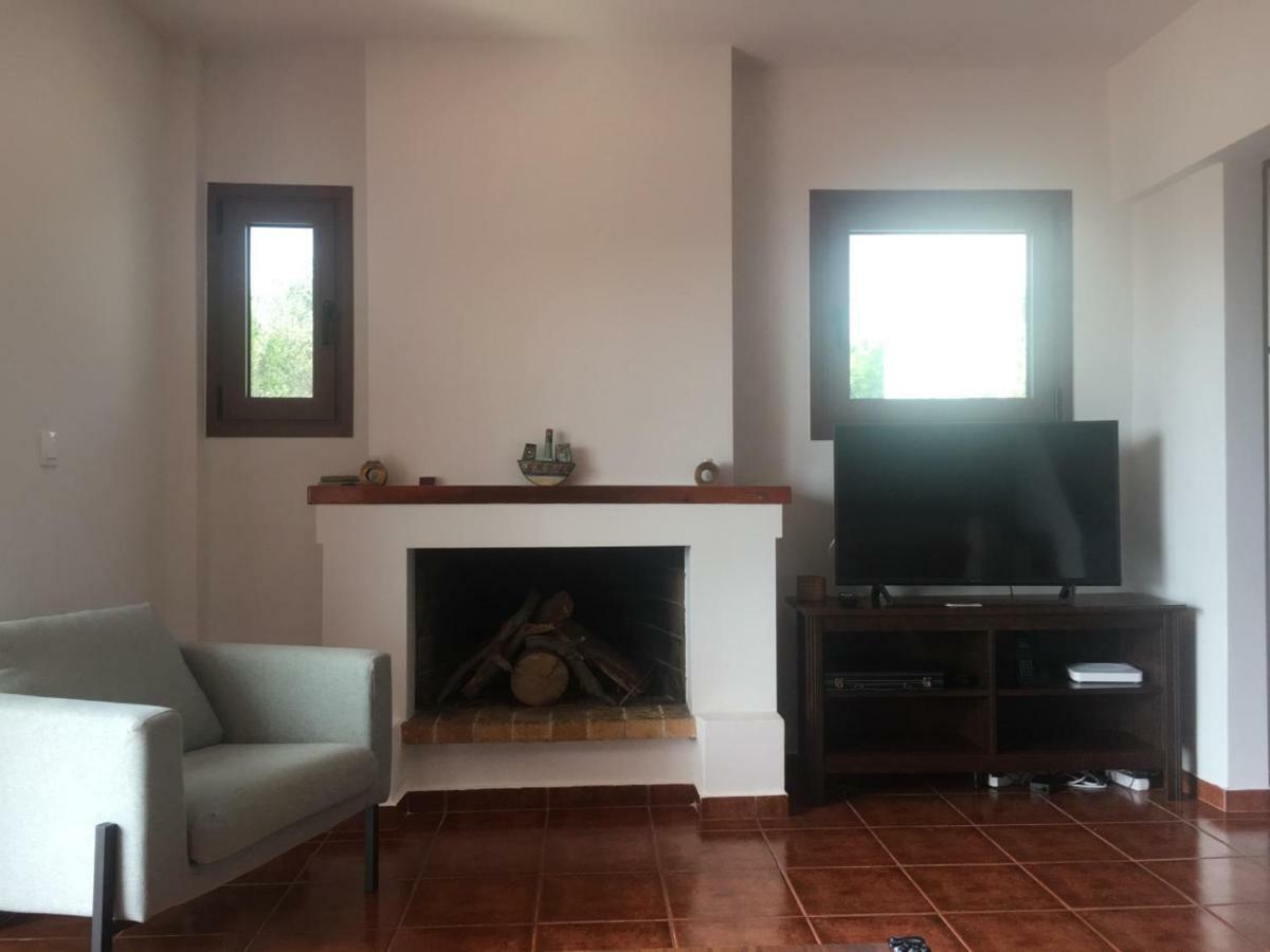 Villa Christina With Private Pool In Saronida, Near Stunning Beaches, Athens Airport & Sounio ภายนอก รูปภาพ